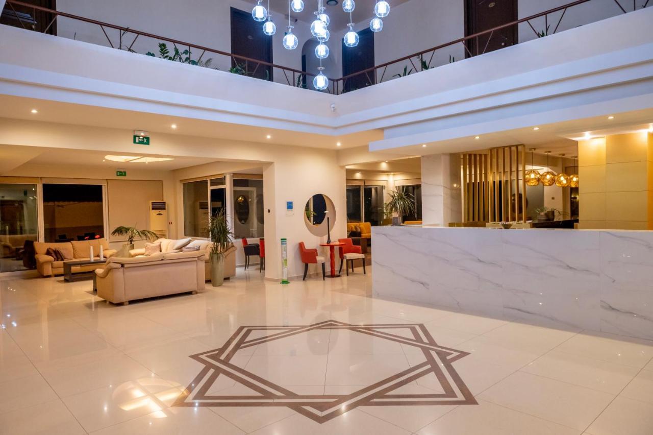 Eurohotel Theo Hotel Agia Marina المظهر الخارجي الصورة
