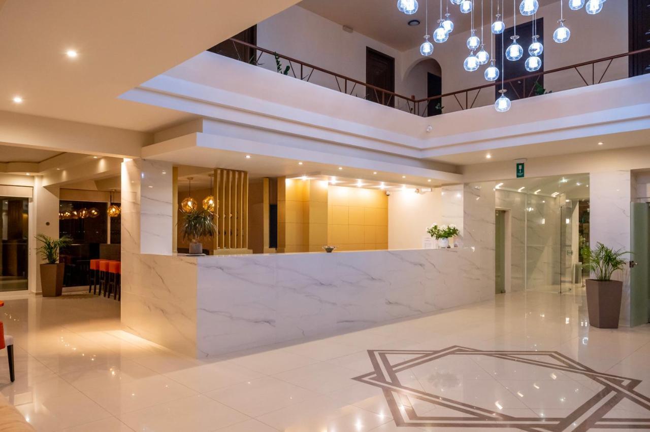 Eurohotel Theo Hotel Agia Marina المظهر الخارجي الصورة