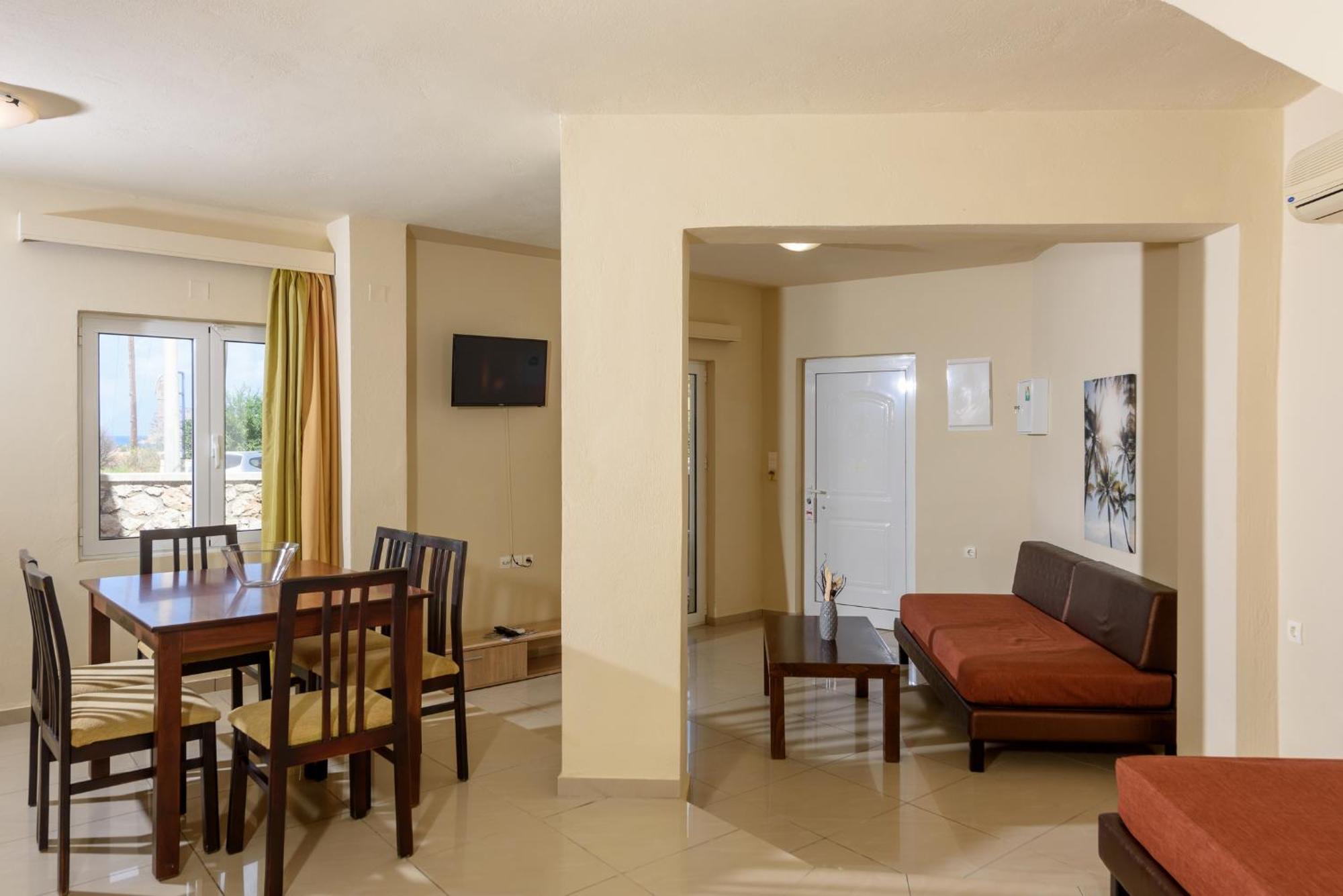 Eurohotel Theo Hotel Agia Marina المظهر الخارجي الصورة