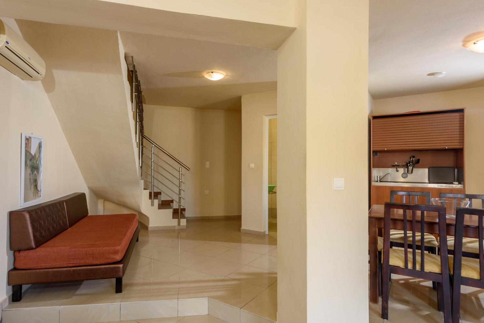 Eurohotel Theo Hotel Agia Marina المظهر الخارجي الصورة