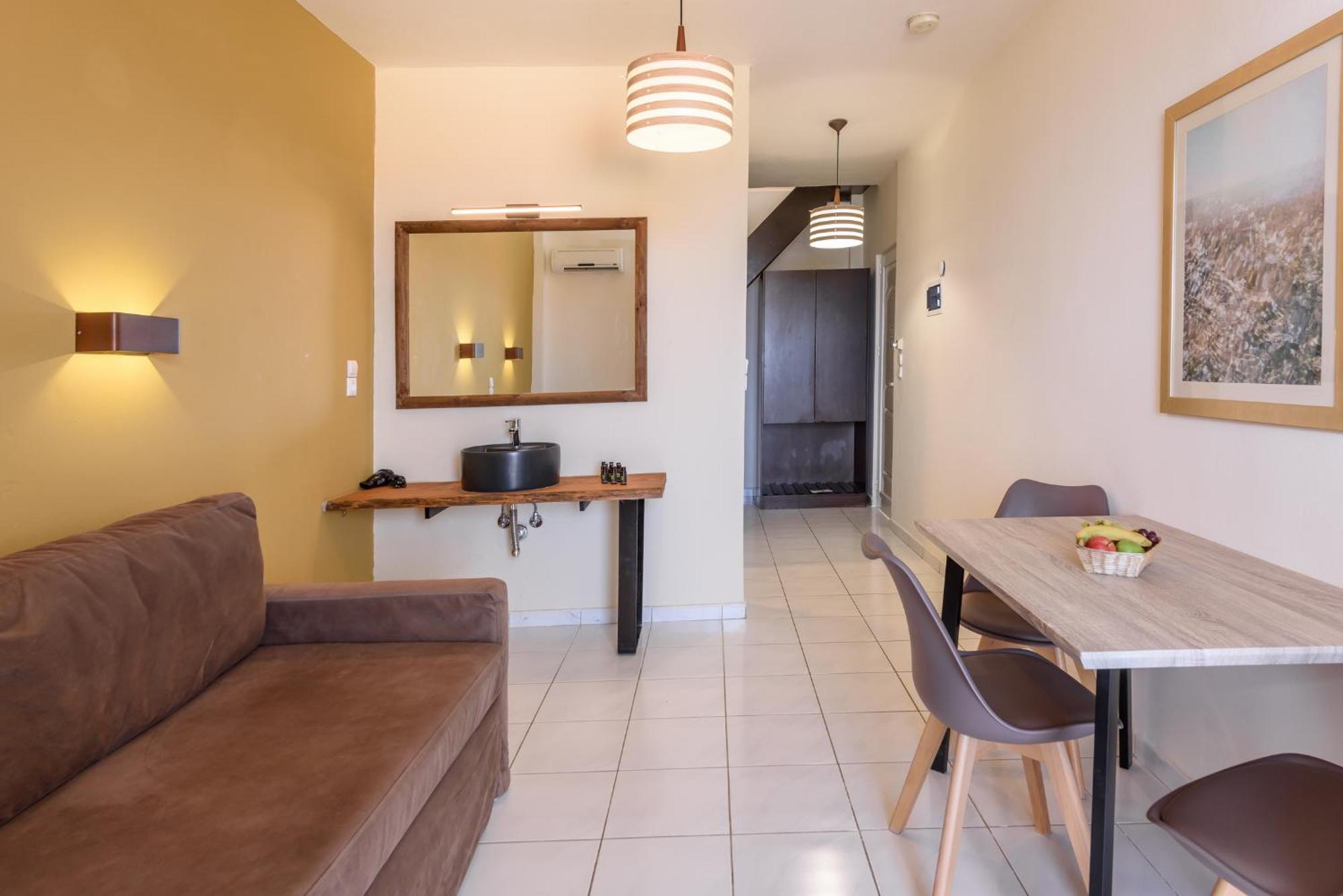 Eurohotel Theo Hotel Agia Marina المظهر الخارجي الصورة