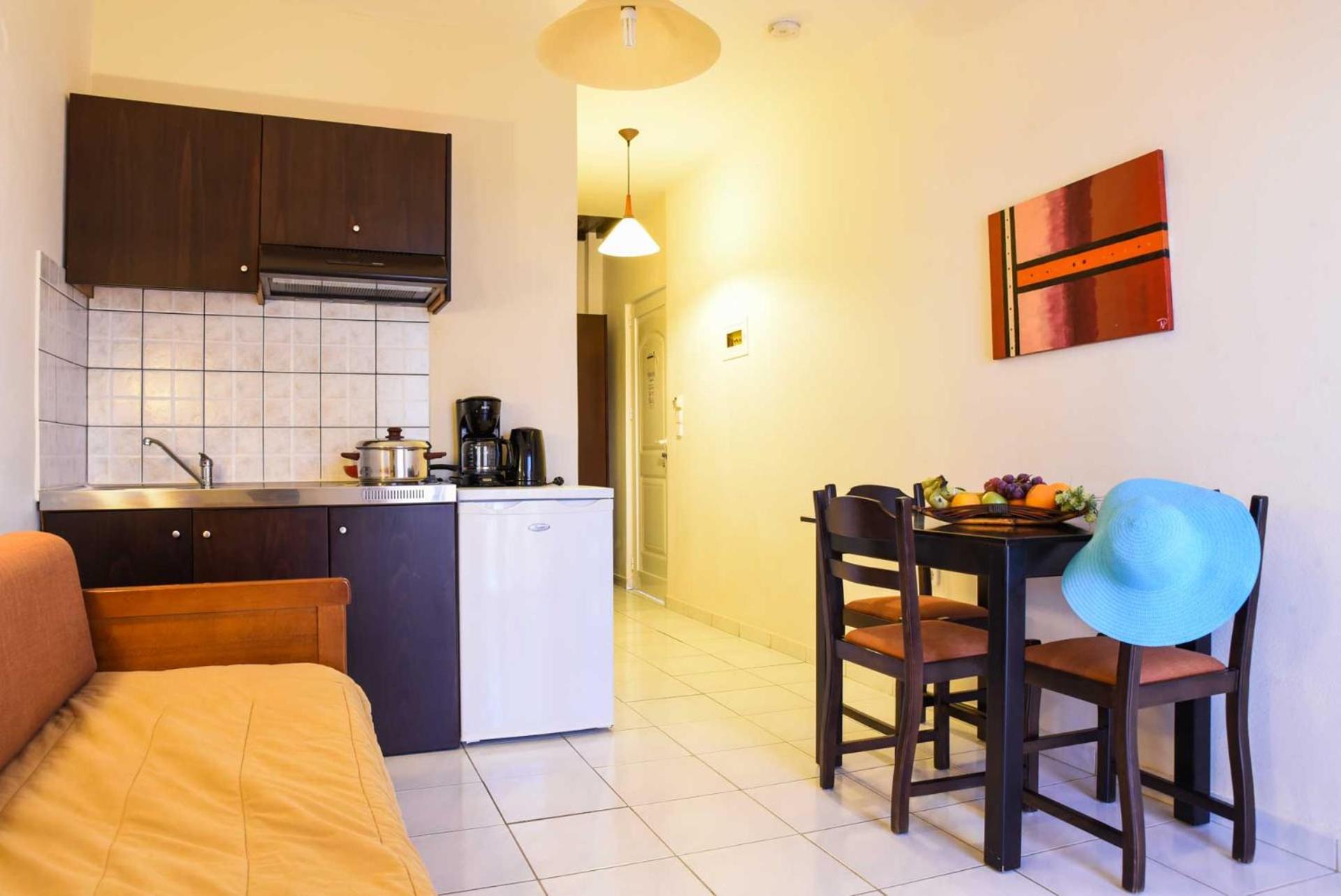 Eurohotel Theo Hotel Agia Marina الغرفة الصورة